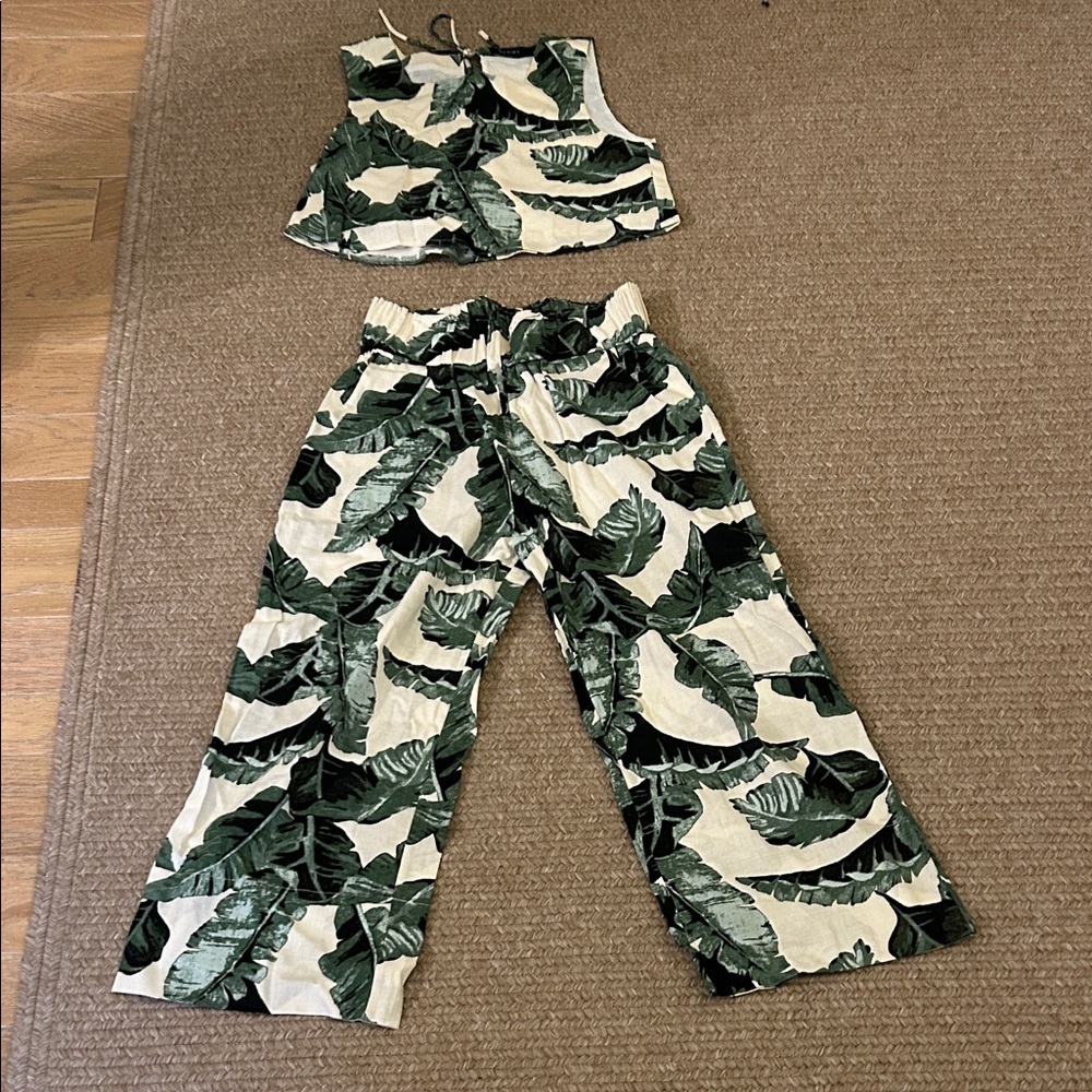 Kourt Willow 2 piece set, tropical print, size large - Picture 2 of 9